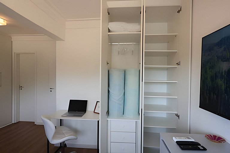 A6/404-Duplex ao lado MorumBIS Einstein c/ Jacuzzi