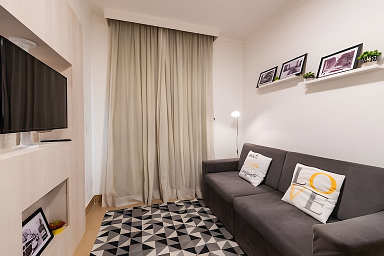 MP/1212-Flat no Mercure Pinheiros e garagem grátis