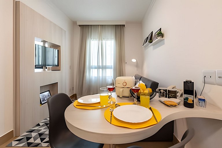 MP/1212-Flat no Mercure Pinheiros e garagem grátis