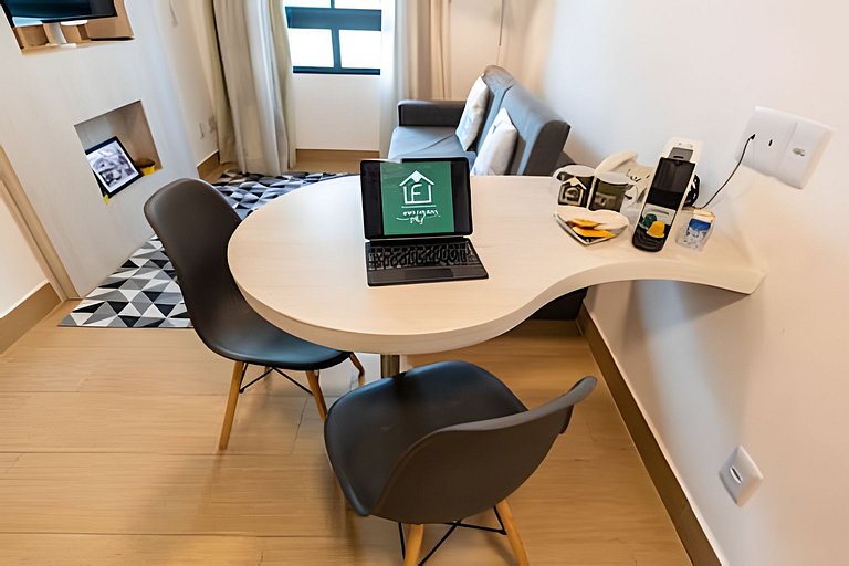 MP/1212-Flat no Mercure Pinheiros e garagem grátis