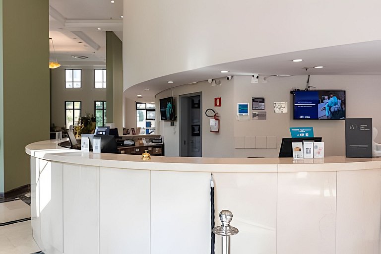 MP/1212-Flat no Mercure Pinheiros com Garagem