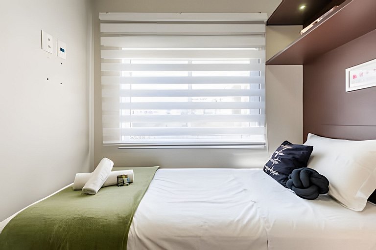 A4/102-Apt 2 quartos, A/C, 200m Einsten e MorumBIS