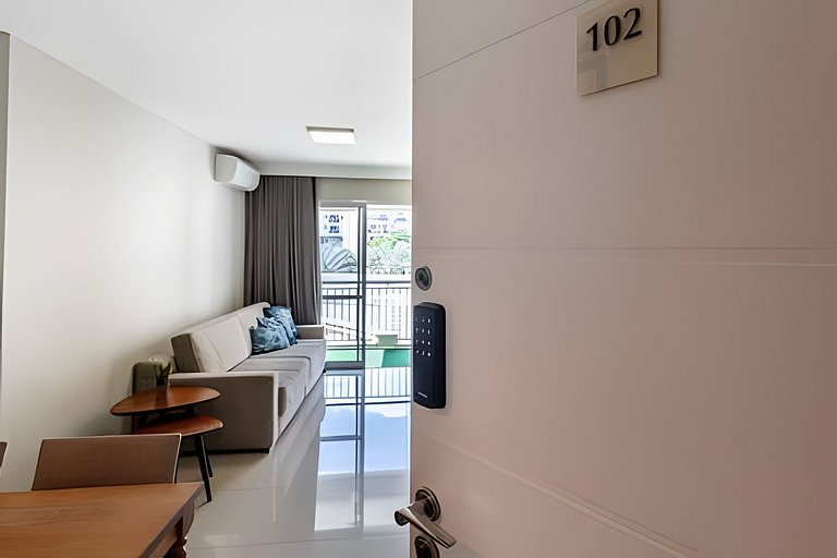 A4/102-Apt 2 quartos, A/C, 200m Einsten e MorumBIS