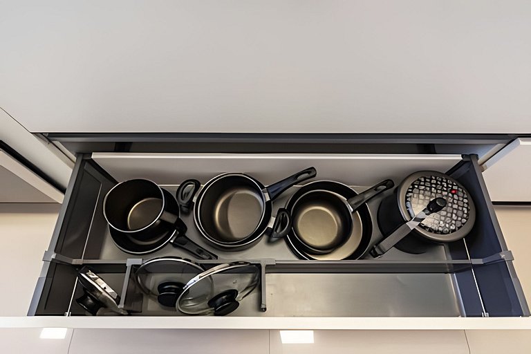 A4/102-Apt 2 quartos, A/C, 200m Einsten e MorumBIS