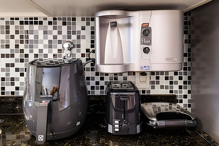 A4/102-Apt 2 quartos, A/C, 200m Einsten e MorumBIS