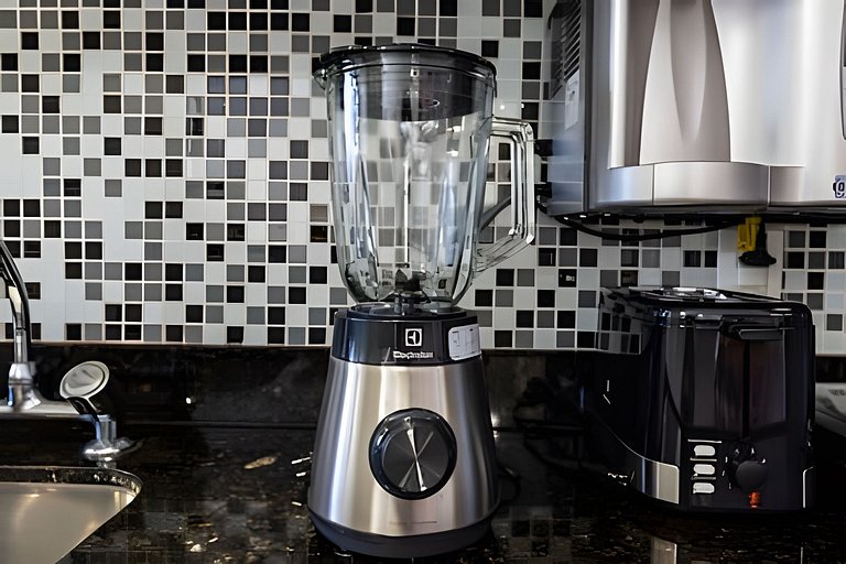 A4/102-Apt 2 quartos, A/C, 200m Einsten e MorumBIS