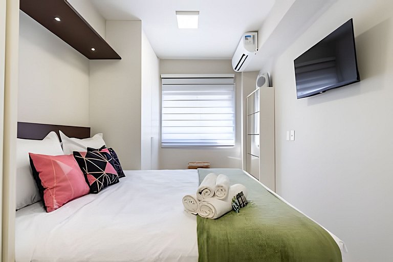 A4/102-Apt 2 quartos, A/C, 200m Einsten e MorumBIS