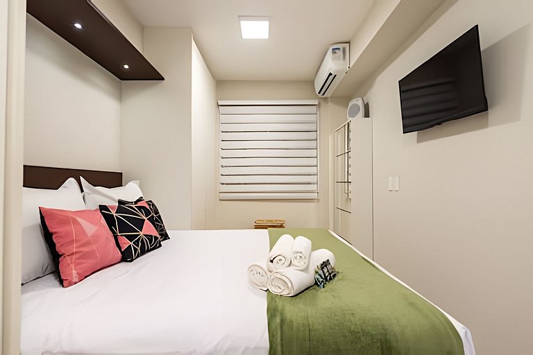 A4/102-Apt 2 quartos, A/C, 200m Einsten e MorumBIS