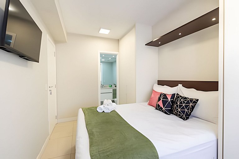 A4/102-Apt 2 quartos, A/C, 200m Einsten e MorumBIS