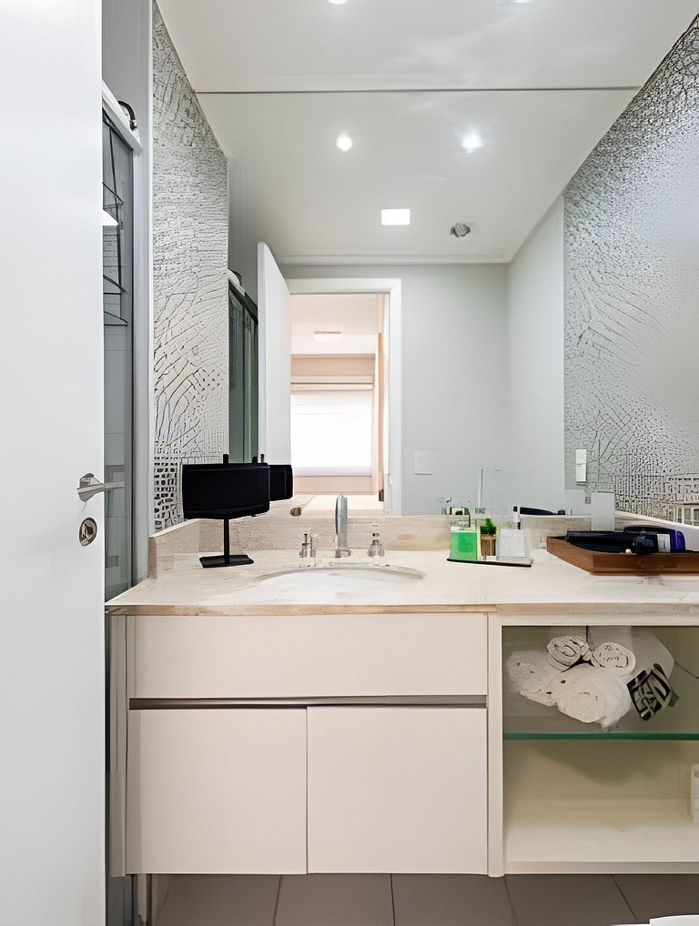 A4/102-Apt 2 quartos, A/C, 200m Einsten e MorumBIS