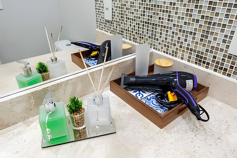 A4/102-Apt 2 quartos, A/C, 200m Einsten e MorumBIS