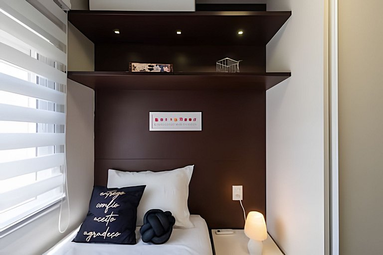 A4/102-Apt 2 quartos, A/C, 200m Einsten e MorumBIS