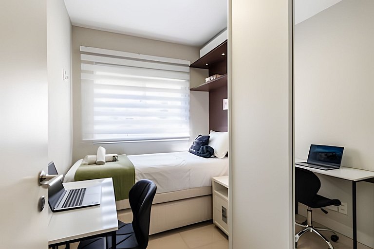 A4/102-Apt 2 quartos, A/C, 200m Einsten e MorumBIS