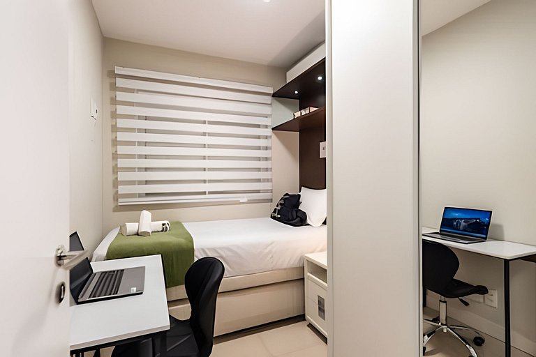 A4/102-Apt 2 quartos, A/C, 200m Einsten e MorumBIS