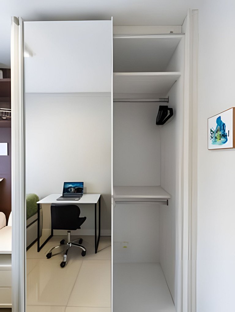 A4/102-Apt 2 quartos, A/C, 200m Einsten e MorumBIS