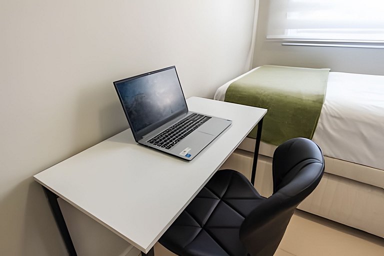 A4/102-Apt 2 quartos, A/C, 200m Einsten e MorumBIS