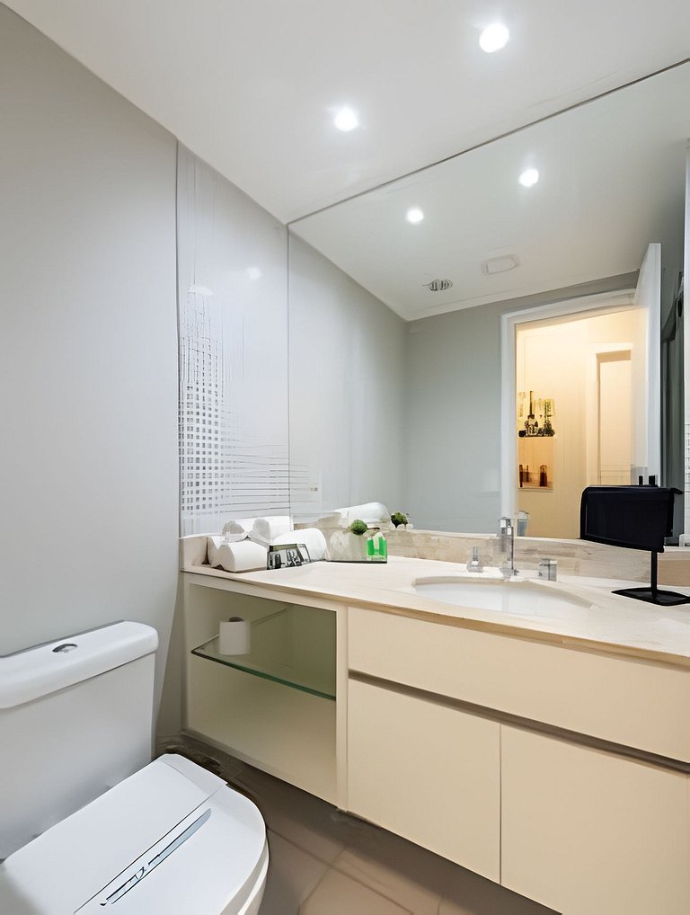 A4/102-Apt 2 quartos, A/C, 200m Einsten e MorumBIS