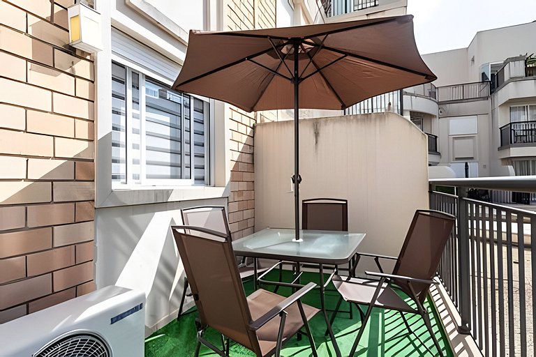 A4/102-Apt 2 quartos, A/C, 200m Einsten e MorumBIS