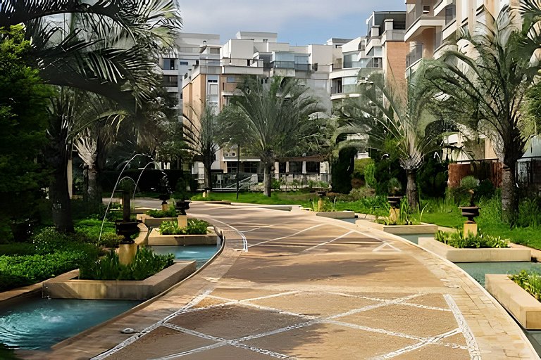 A4/102-Apt 2 quartos, A/C, 200m Einsten e MorumBIS