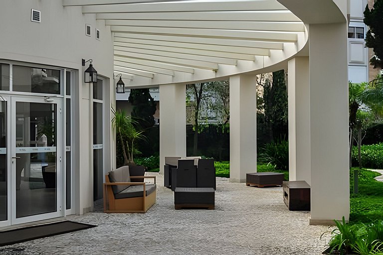 A4/102-Apt 2 quartos, A/C, 200m Einsten e MorumBIS