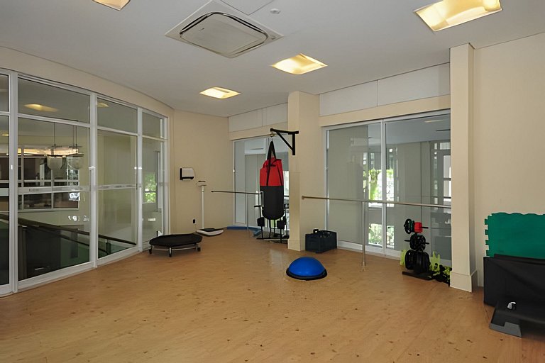 A4/102-Apt 2 quartos, A/C, 200m Einsten e MorumBIS