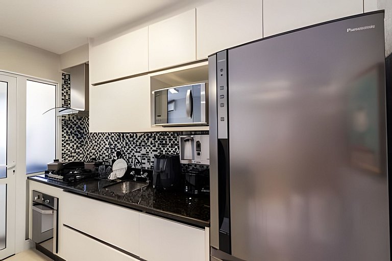 A4/102-Apt 2 quartos, A/C, 200m Einsten e MorumBIS