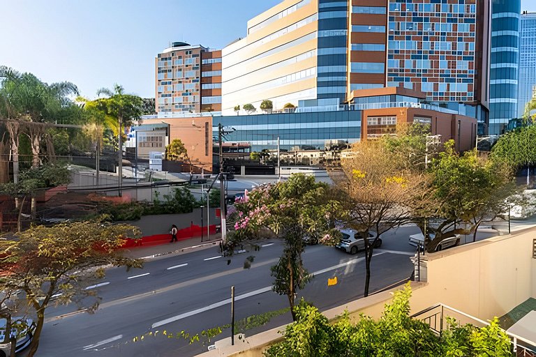 M2/104-Ao lado do Albert Einstein e MorumBIS