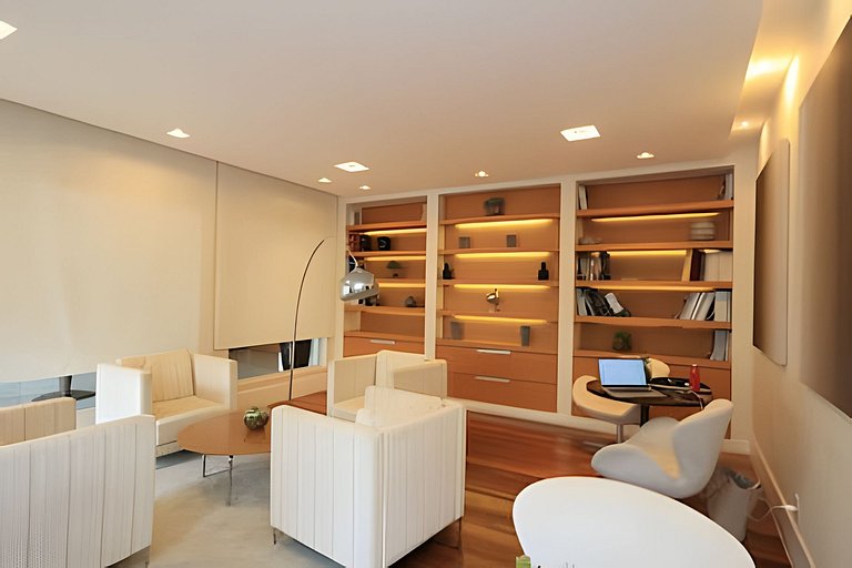 M2/104-Ao lado do Albert Einstein e MorumBIS