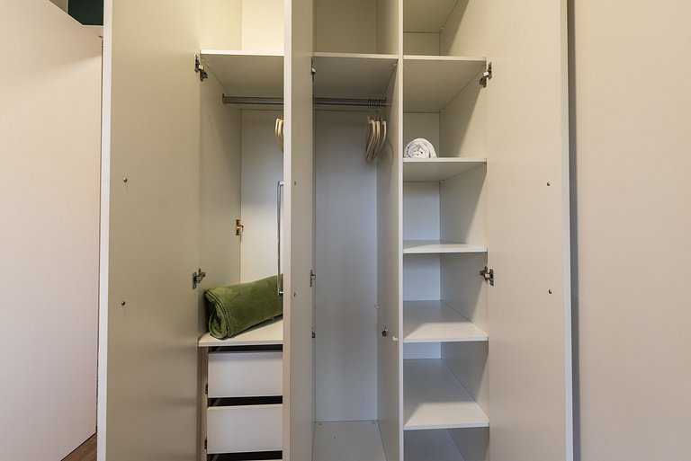 A5/104-Apto Einstein para 6 pessoas com cama King