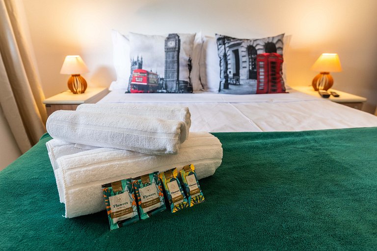 M1/103-Apto Einstein para 6 pessoas com cama King