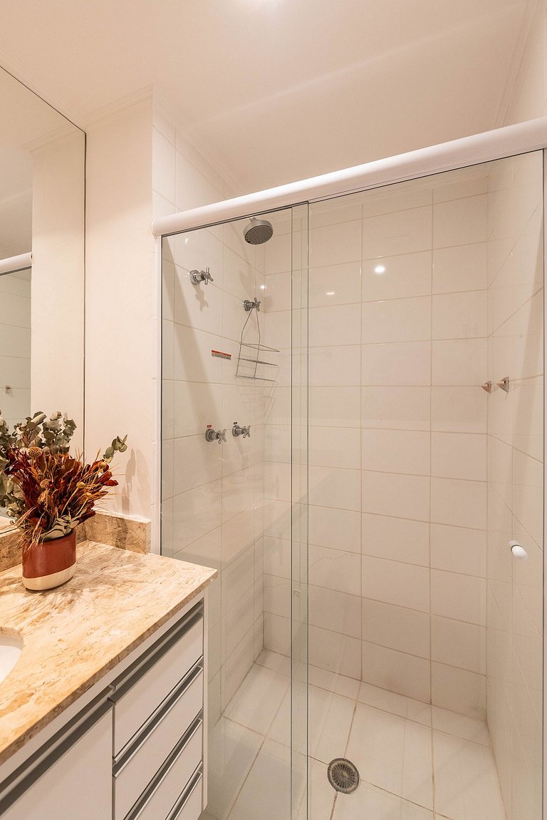 M1/103-Apto Einstein para 6 pessoas com cama King