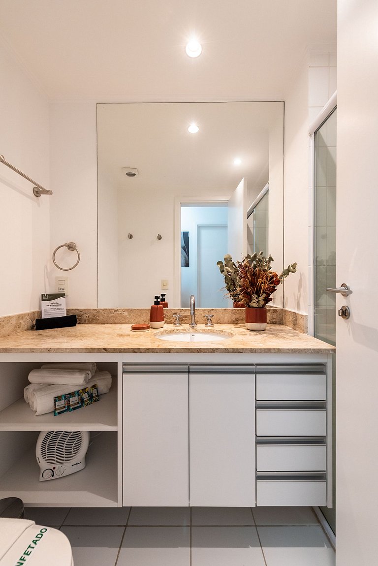 M1/103-Apto Einstein para 6 pessoas com cama King