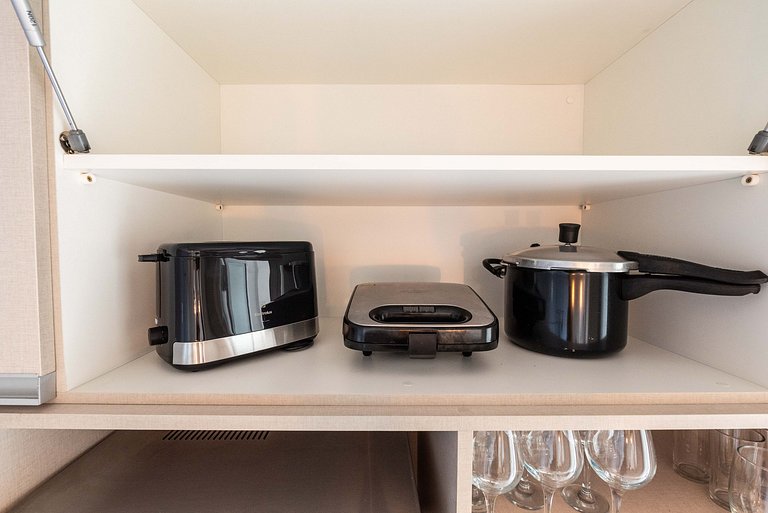 TA/2101-Faria Lima com 2Q, Piscina, 1 Vaga, AC