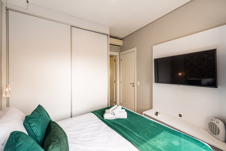 TA/2101-Faria Lima com 2Q, Piscina, 1 Vaga, AC