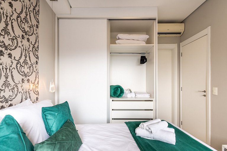 TA/2101-Faria Lima com 2Q, Piscina, 1 Vaga, AC