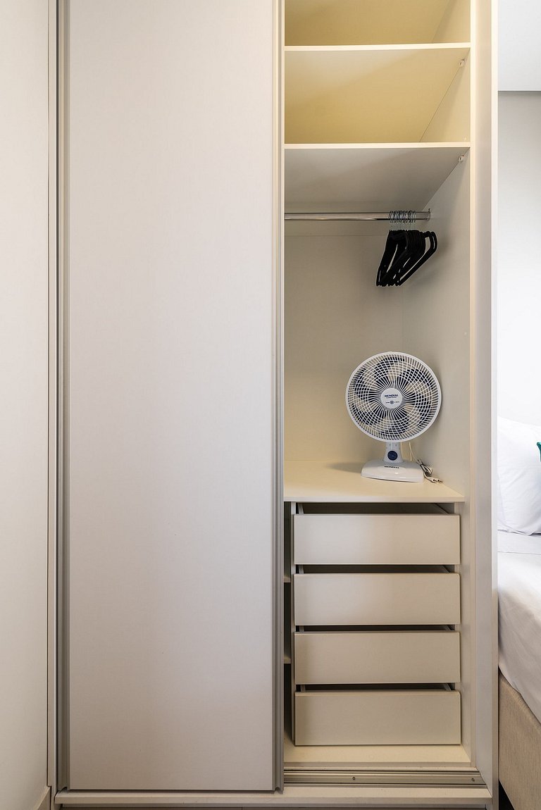 TA/2101-Faria Lima com 2Q, Piscina, 1 Vaga, AC