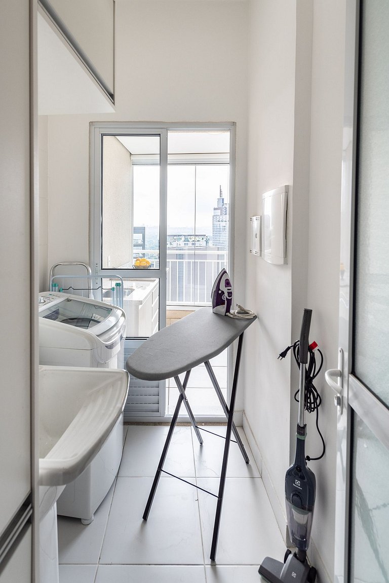 TA/2101-Faria Lima com 2Q, Piscina, 1 Vaga, AC