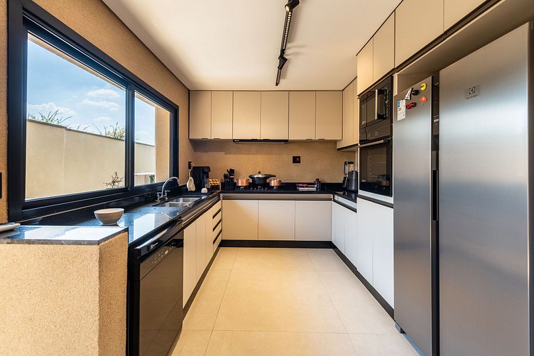 CG/144-Mansão Luxo c/ Piscina e Spa Jd Guedala