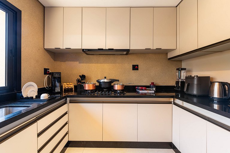 CG/144-Mansão Luxo c/ Piscina e Spa Jd Guedala