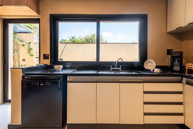 CG/144-Mansão Luxo c/ Piscina e Spa Jd Guedala