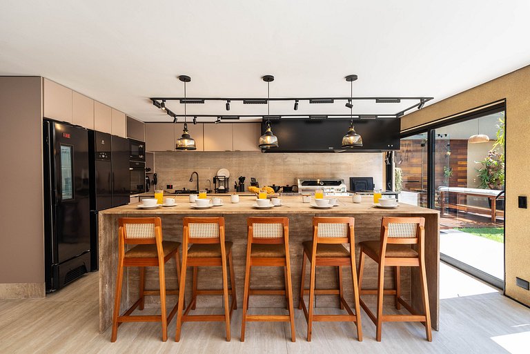 CG/144-Mansão Luxo c/ Piscina e Spa Jd Guedala