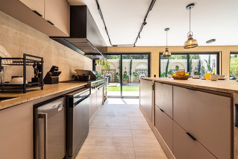 CG/144-Mansão Luxo c/ Piscina e Spa Jd Guedala