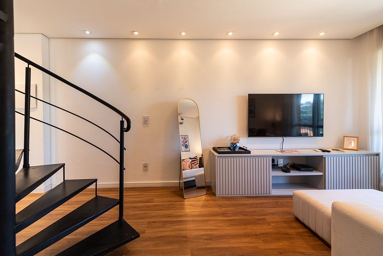 A6/404-Duplex ao lado MorumBIS Einstein c/ Jacuzzi