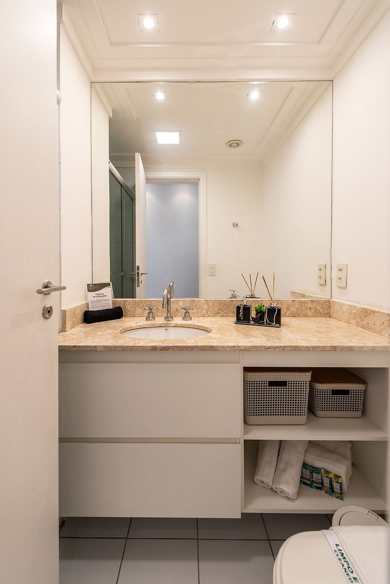 A6/404-Duplex ao lado MorumBIS Einstein c/ Jacuzzi