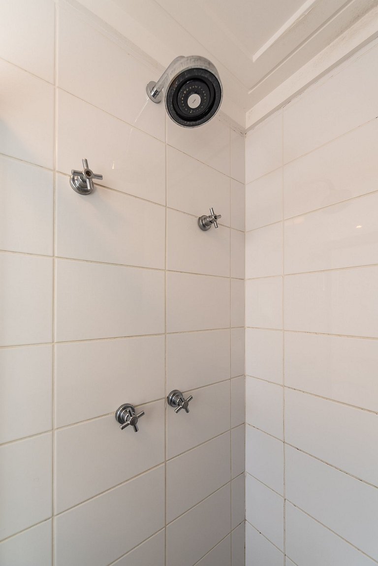 A6/404-Duplex ao lado MorumBIS Einstein c/ Jacuzzi
